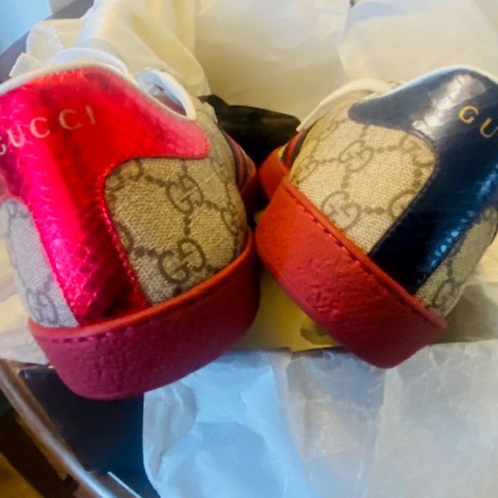 NEW  AUTHENTIC  MEN - Gucci Sneakers!! - Picture 4 of 10